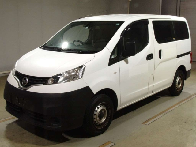 NISSAN NV200 2020