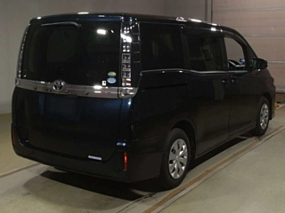 TOYOTA VOXY 2016