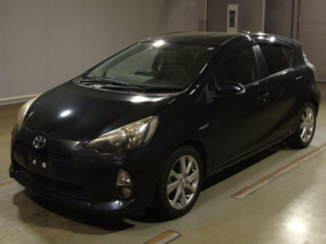TOYOTA AQUA 2012