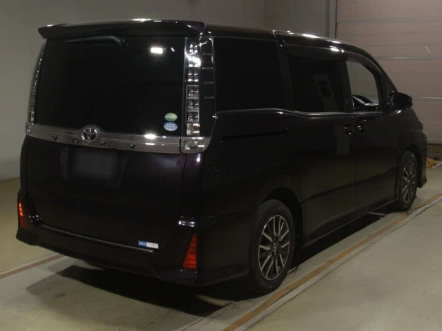 TOYOTA VOXY 2014