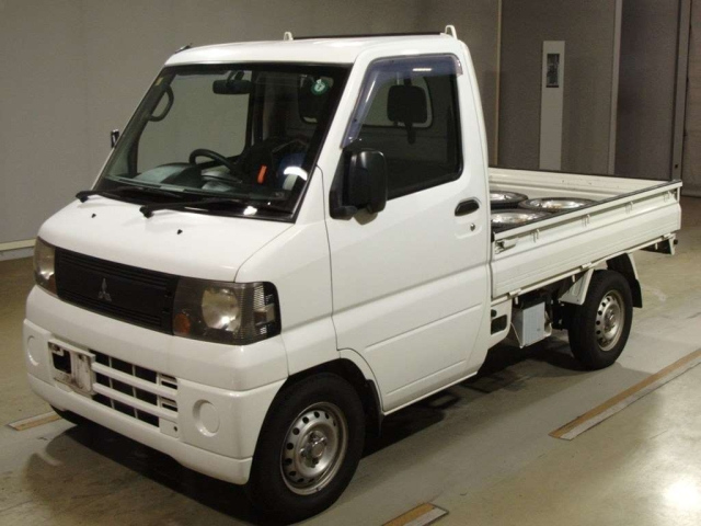 MITSUBISHI MINICAB TRUCK 2009