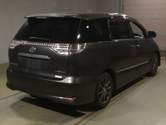 TOYOTA ESTIMA 2010