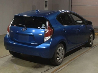 TOYOTA AQUA 2015