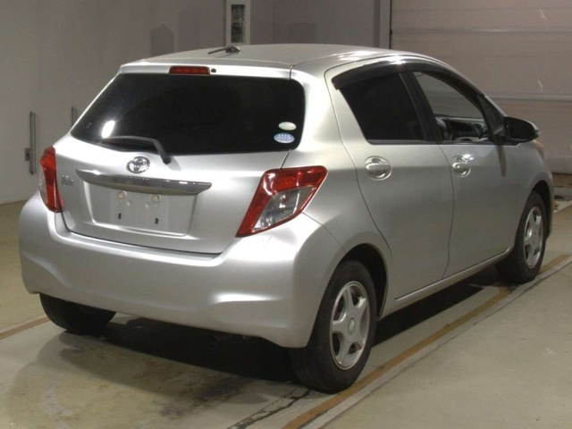 TOYOTA VITZ 2011