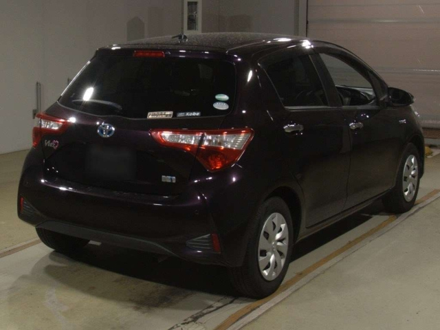TOYOTA VITZ 2018