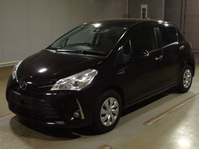 TOYOTA VITZ 2018