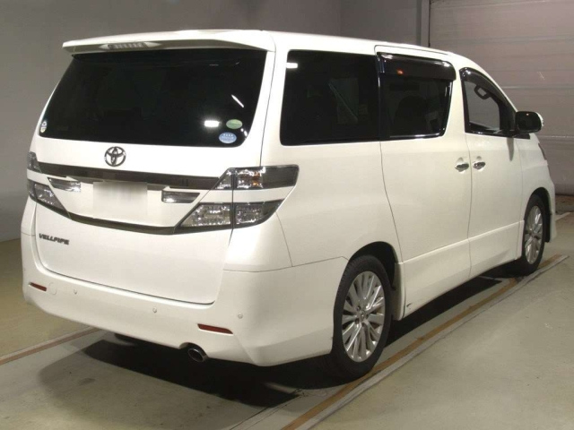 TOYOTA VELLFIRE 2013