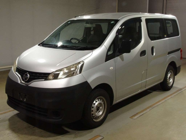 NISSAN NV200 2019