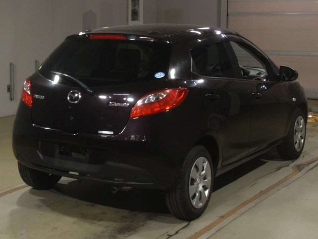 MAZDA DEMIO 2010