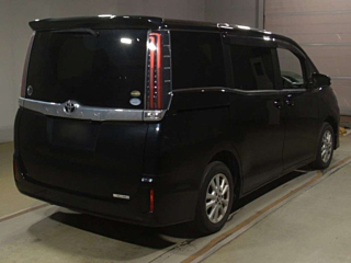 TOYOTA NOAH 2018