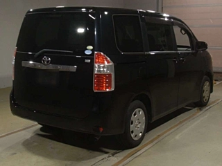 TOYOTA NOAH 2008