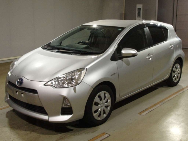 TOYOTA AQUA 2012