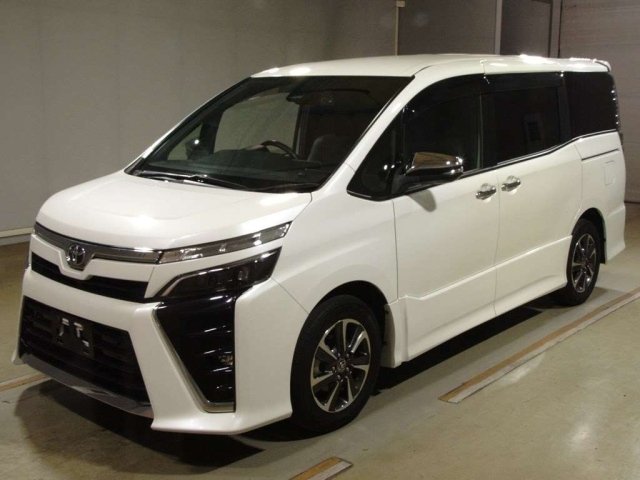TOYOTA VOXY 2021