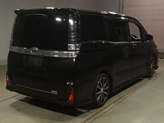 TOYOTA VOXY 2017