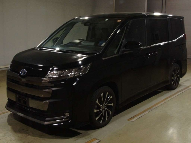 TOYOTA NOAH 2023