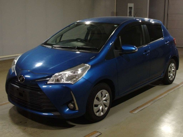 TOYOTA VITZ 2017