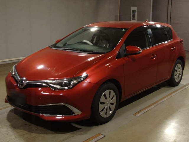 TOYOTA AURIS 2016