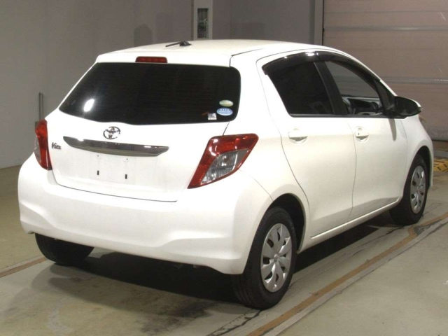 TOYOTA VITZ 2012