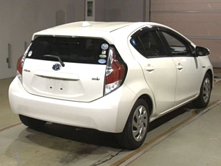 TOYOTA AQUA 2015