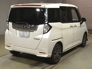 TOYOTA VITZ 2016