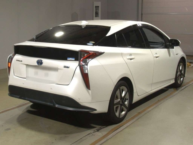 TOYOTA PRIUS 2016