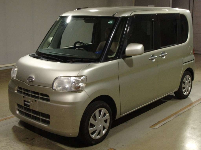 DAIHATSU TANTO 2012