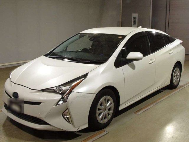 TOYOTA PRIUS 2016