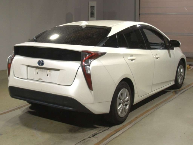 TOYOTA PRIUS 2016