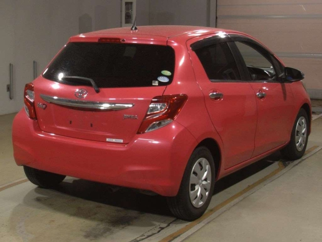 TOYOTA VITZ 2014