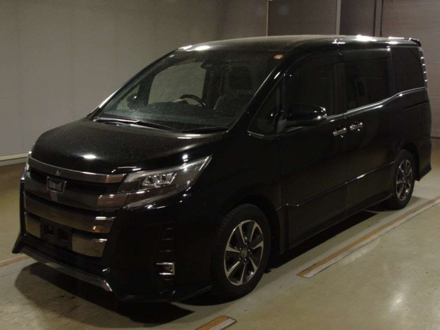 TOYOTA NOAH 2019