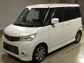 NISSAN ROOX 2013