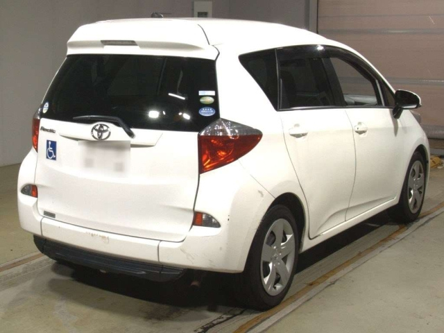 TOYOTA RACTIS 2011