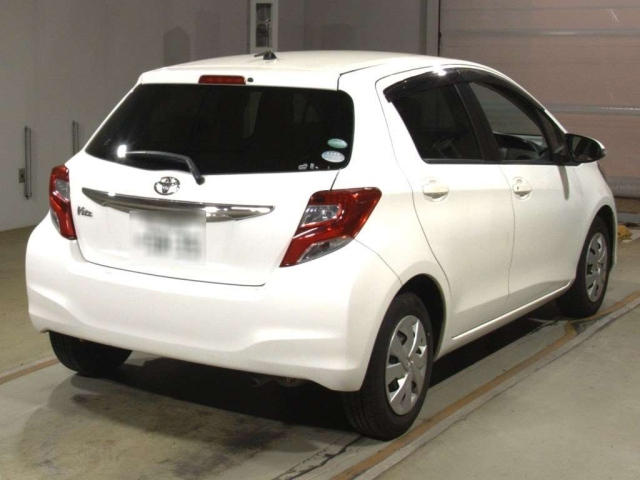 TOYOTA VITZ 2016