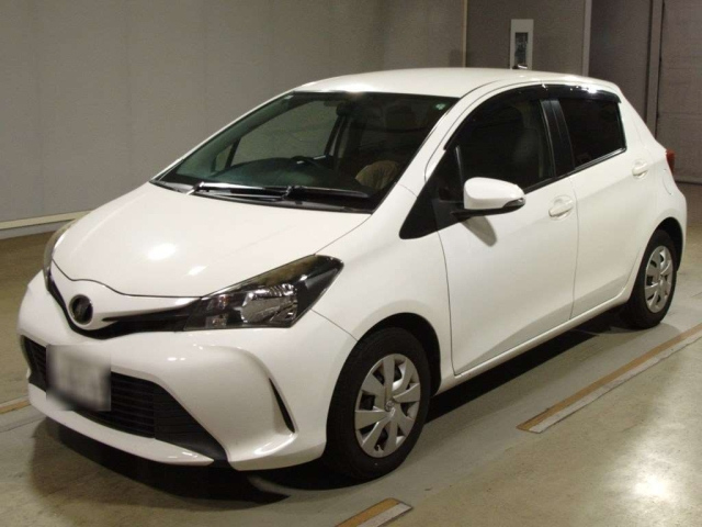 TOYOTA VITZ 2016