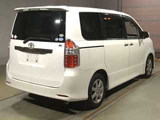TOYOTA NOAH 2008