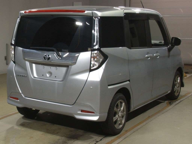 TOYOTA ROOMY 2023