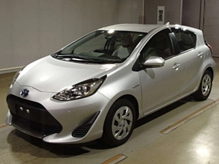 TOYOTA AQUA 2020