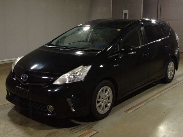 TOYOTA PRIUS ALPHA 2012