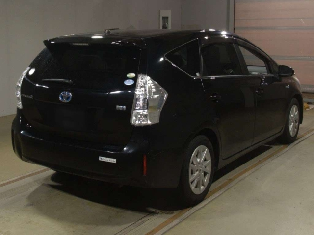 TOYOTA PRIUS ALPHA 2012
