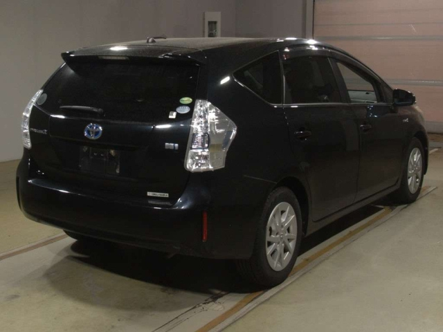 TOYOTA PRIUS ALPHA 2014