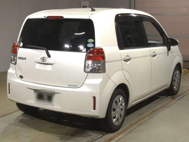 TOYOTA SPADE 2012