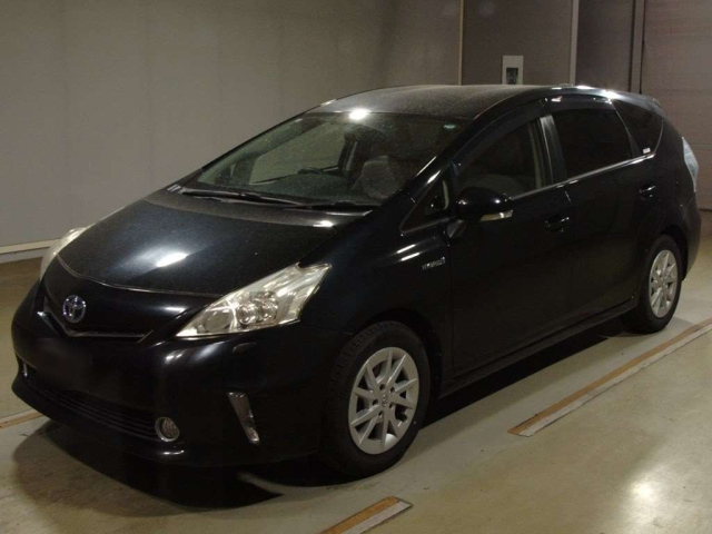 TOYOTA PRIUS ALPHA 2014