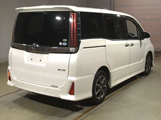 TOYOTA NOAH 2019