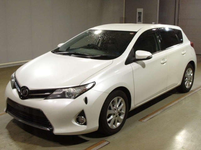 TOYOTA AURIS 2012