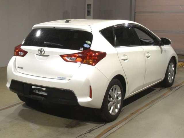 TOYOTA AURIS 2012