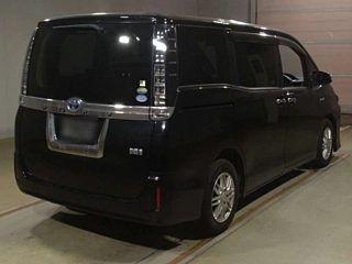 TOYOTA VOXY 2014