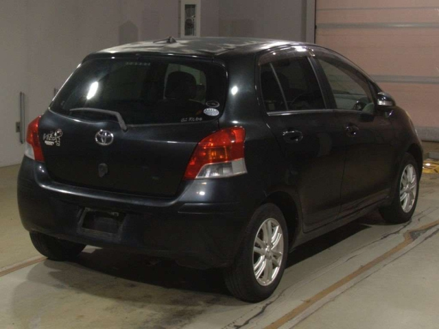TOYOTA VITZ 2010