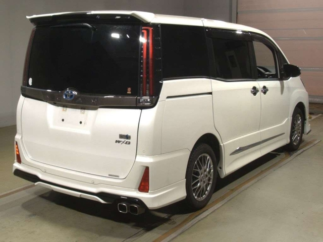 TOYOTA NOAH 2021