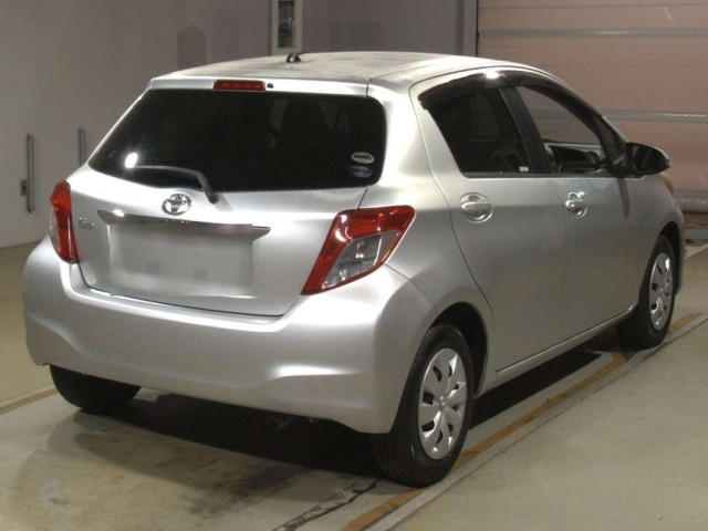 TOYOTA VITZ 2012