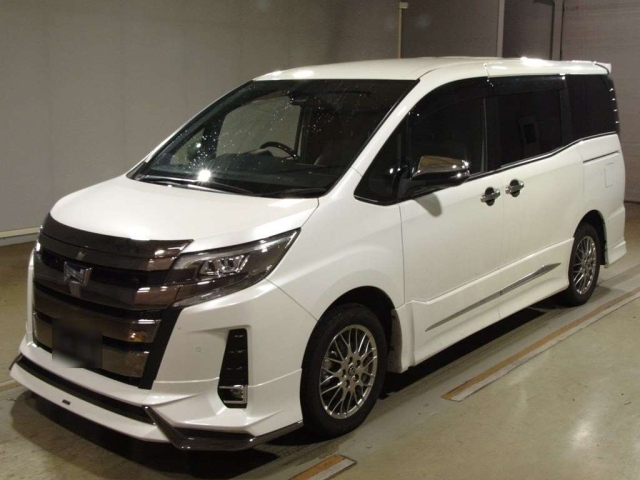 TOYOTA NOAH 2021
